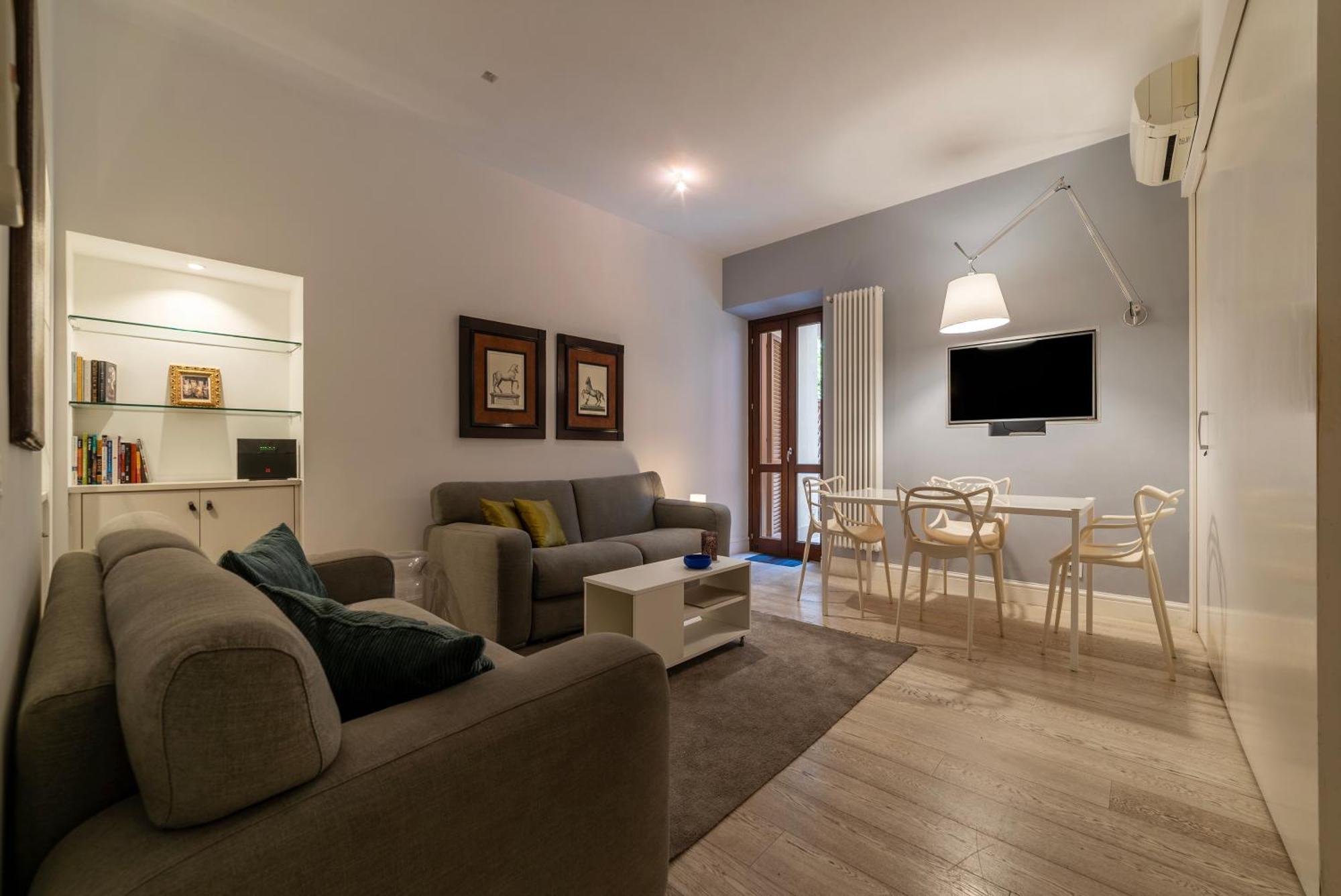 Barberini - Fromhometorome Apartment