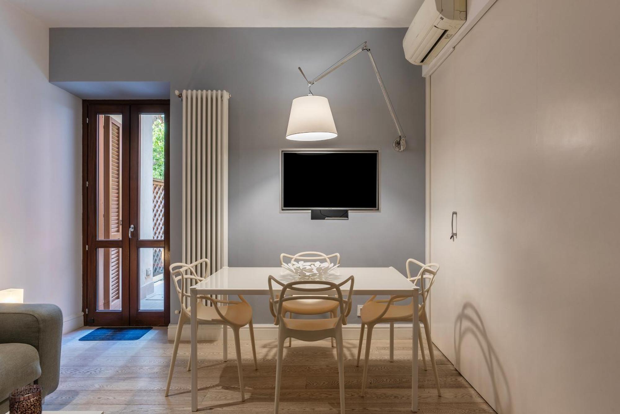 Barberini - Fromhometorome Apartment